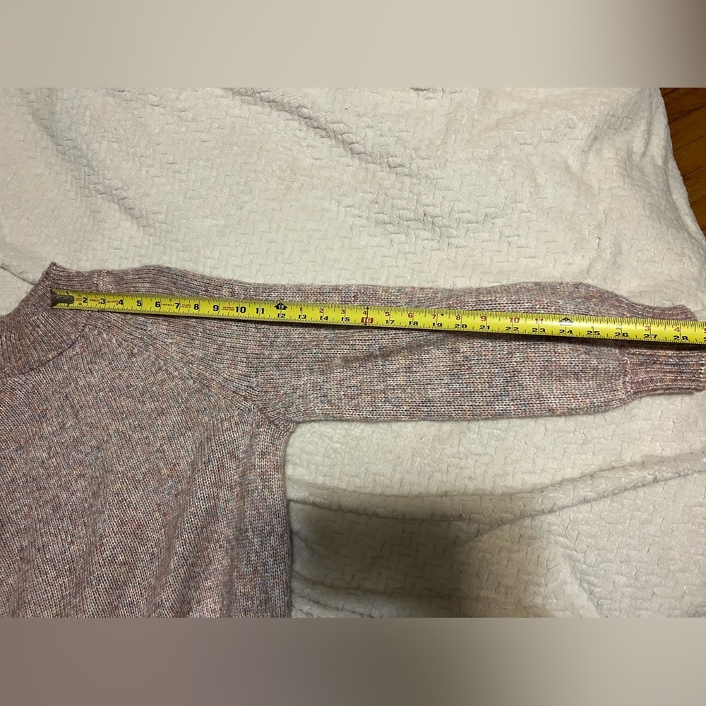 Banana Republic Sweater NWT - Picture 9 of 9
